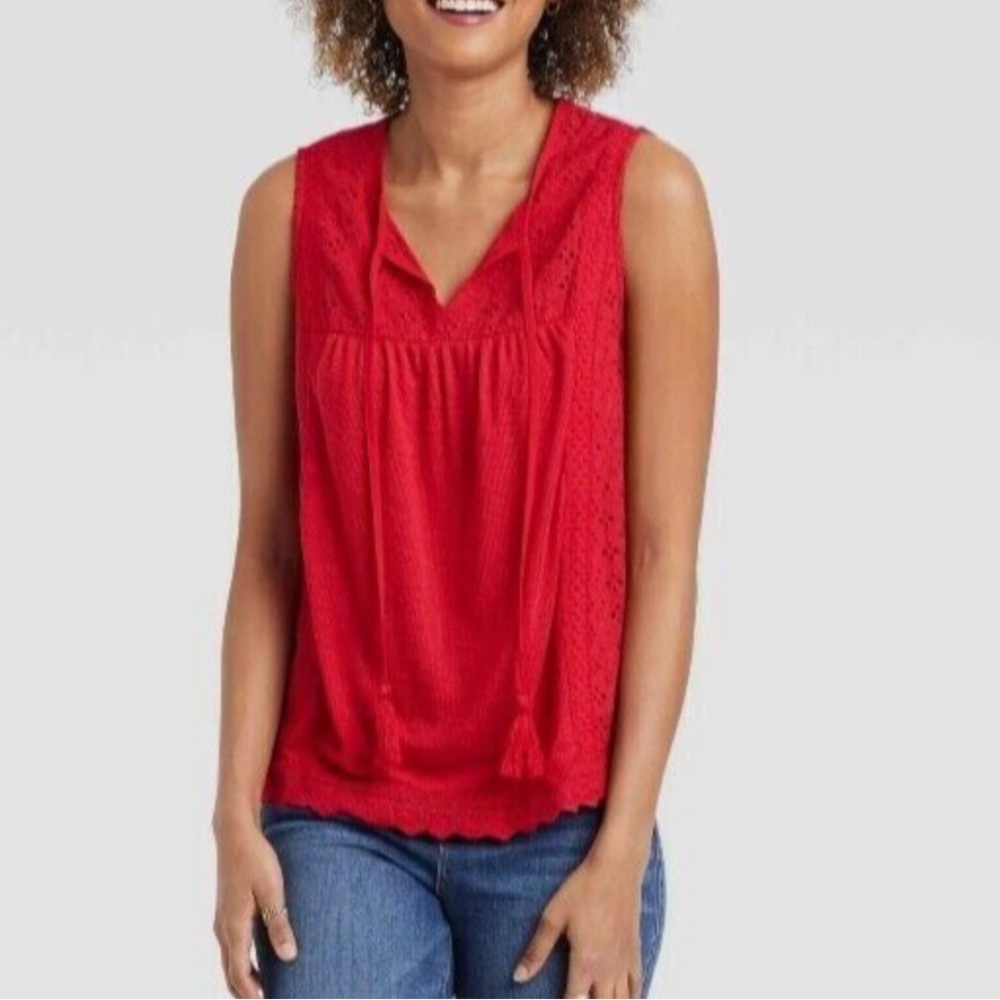 New Knox Rose Sleeveless Lace Top